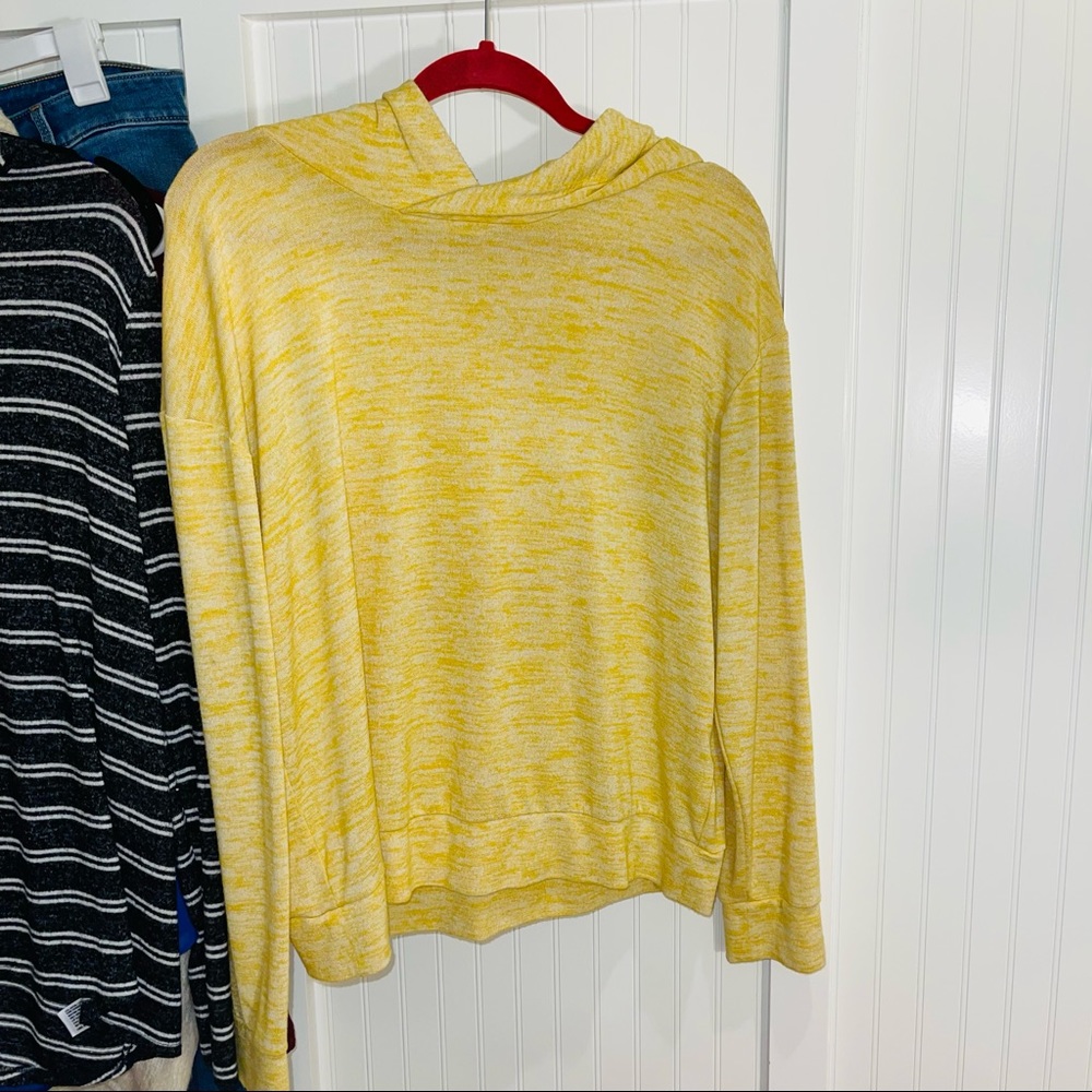 Yellow target hoddie